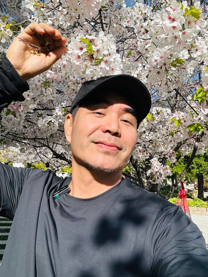 Diễn viên Trung Dũng khá kín tiếng trong chuyện tình cảm. Nam diễn viên từng tiết lộ đã trải qua một lần kết hôn và có con. 