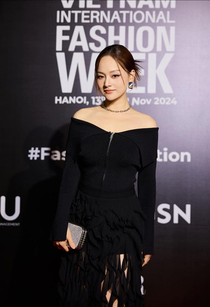 Lan Phương nhanh chóng lấy lại vóc dáng sai khi sinh em bé