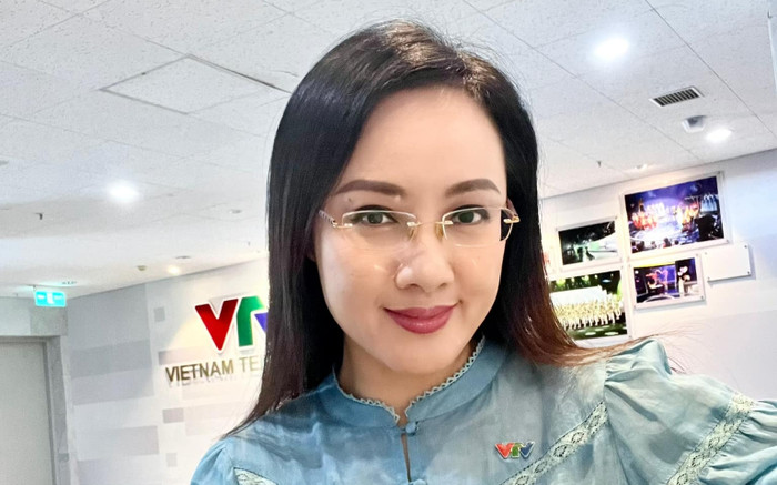 Cuộc sống hiện tại của nữ biên tập viên xinh đẹp từng hôn trộm Quyền Linh khi quay phim Ảnh 2