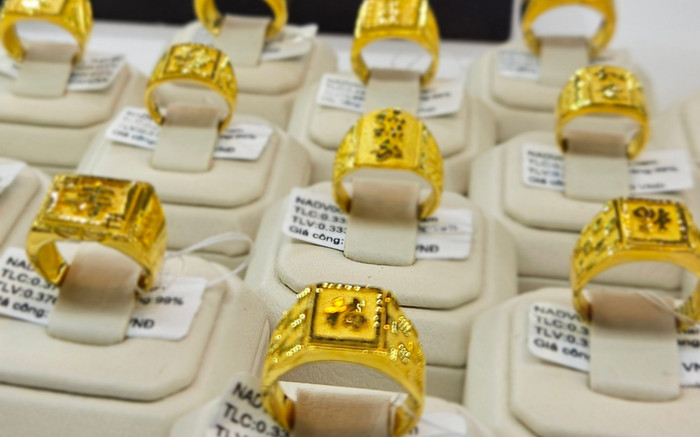 Giá vàng hôm nay (15/11): Vàng nhẫn lại giảm mạnh Ảnh 2