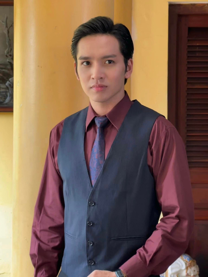 Phim mới của Bạch Công Khanh đang đứng top 2 rating toàn quốc.