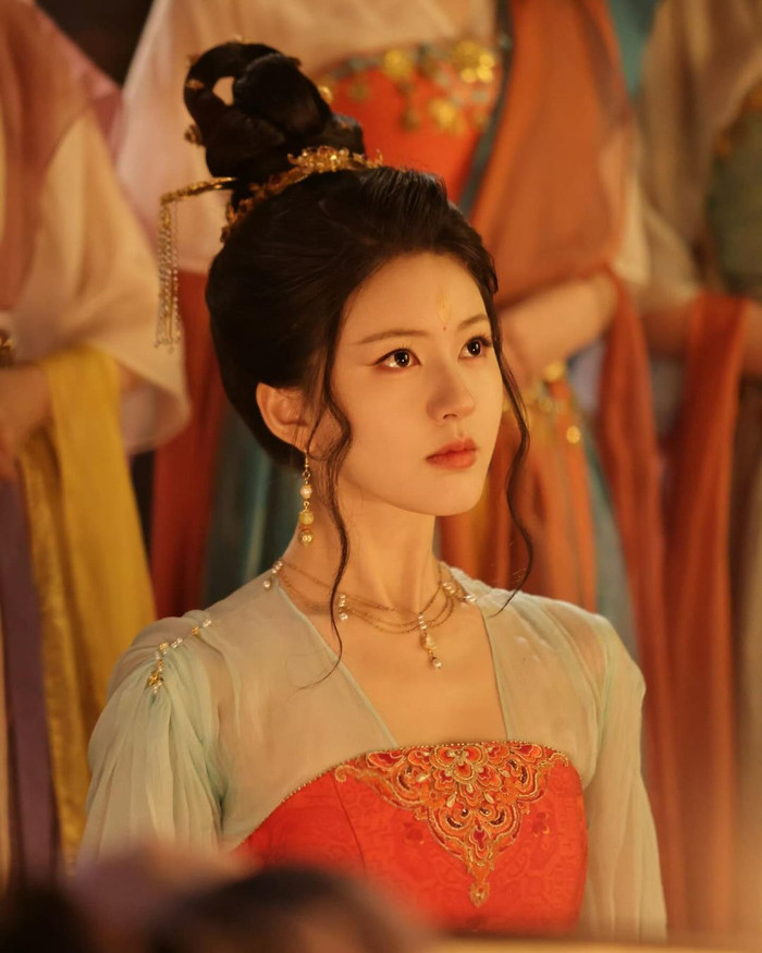 Đi được hơn nửa chặng, Rèm Ngọc Châu Sa đang dần đuối sức với thị phi liên tục bủa vây Triệu Lộ Tư.