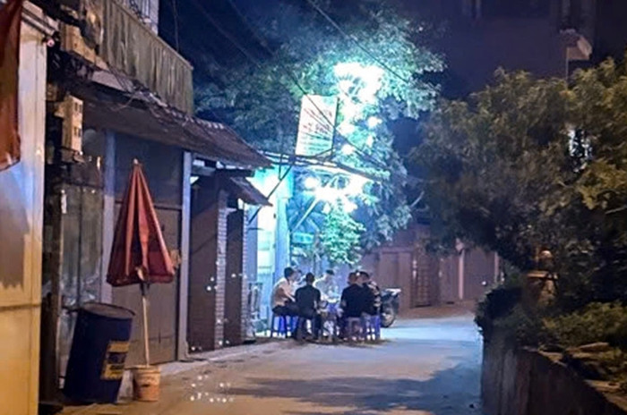 Người đàn ông bị đánh từ phía sau, bất tỉnh tại quán ăn khuya.