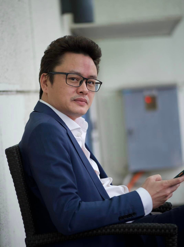 Anh là gương mặt quen thuộc với nhiều khán giả, thường xuyên xuất hiện trên sóng dẫn bản tin thời sự.