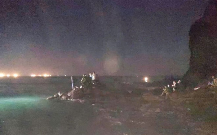 Nam sinh mất tích khi tắm biển, hàng trăm người xuyên đêm tìm kiếm Ảnh 2