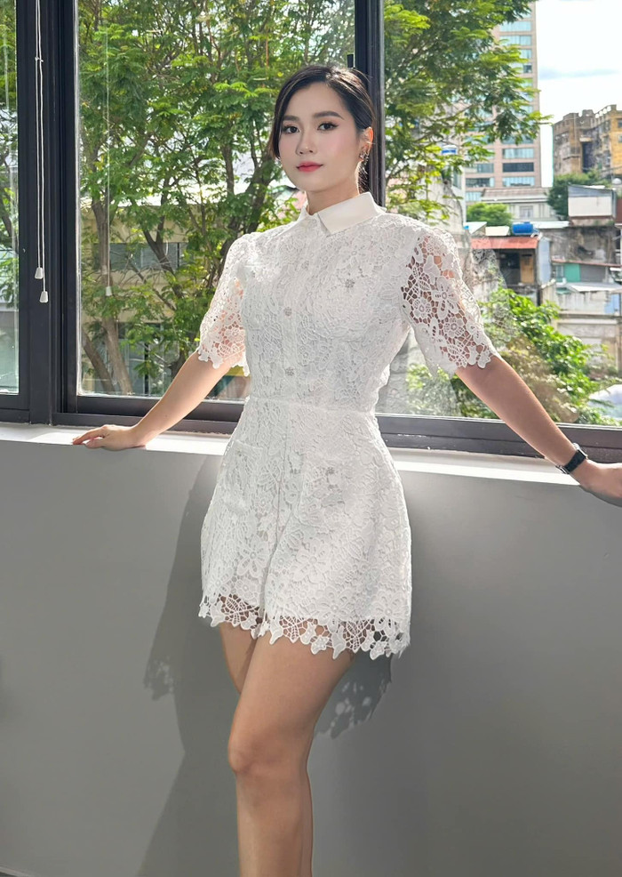 Lâm Vỹ Dạ thường xuyên xuất hiện ở nhiều chương trình truyền hình, được khán giả yêu thích nhờ tính cách hài hước.