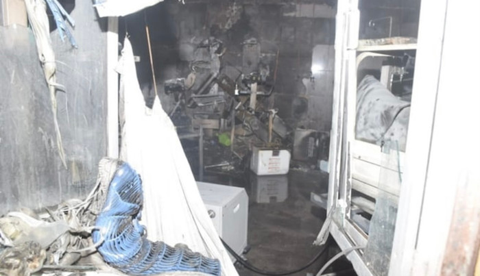 Bệnh viện Ấn Độ bốc cháy, nghi vấn y tá bất cẩn châm lửa.