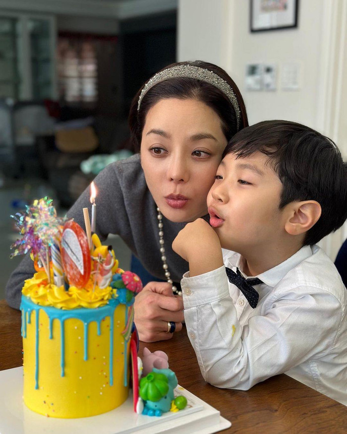 Vì để trả thù chồng cũ, Chae Rim không cho con trai gặp bố và bà nội?