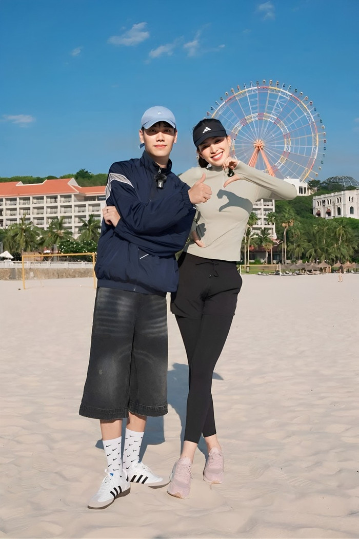 Khoảnh khắc tình tứ đáng ngờ của cả hai khi tham gia Let's Feast Vietnam & Korea 2.