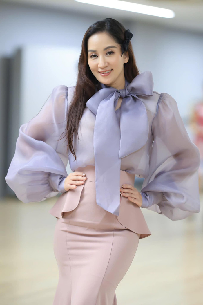 Hình ảnh mới nhất của Khánh Thi. Ảnh: FBNV