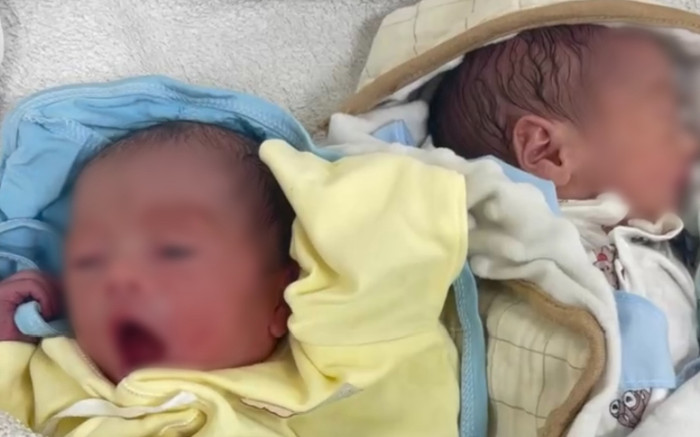 TP.HCM: Hai bé sơ sinh bị bỏ rơi trong thùng xốp cùng thư tay của mẹ trẻ Ảnh 2