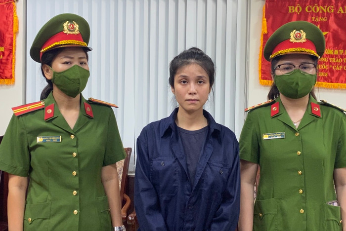 Ngoài ca sĩ Chi Dân và người mẫu An Tây, 'nữ hoàng từ thiện' Nguyễn Đỗ Trúc Phương cũng bị bắt trong chuyên án đấu tranh với tệ nạn của Công an TPHCM.