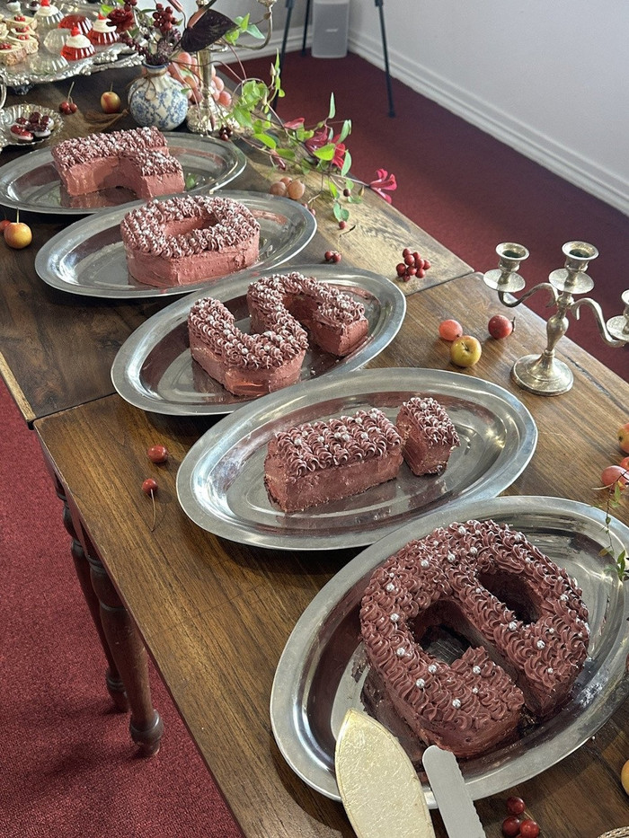 Tỉ mỉ trong từng chi tiết, đặc biệt là các món bánh.