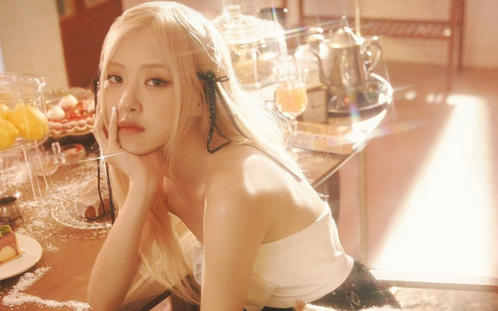 Rosé tổ chức tiệc nghe trước album mới, độ đầu tư làm fan phải thốt lên: 'Phú bà đây rồi!' Ảnh 2