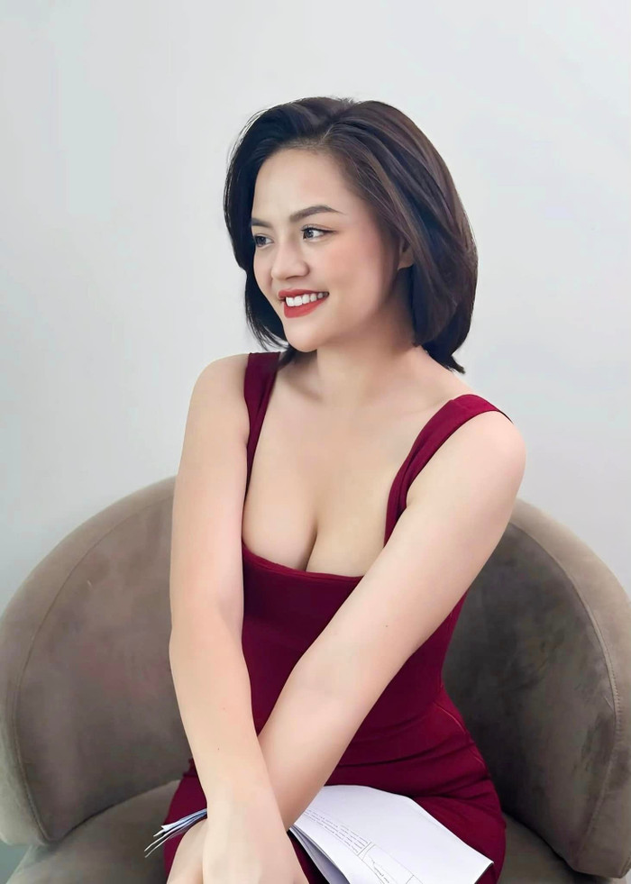 Thu Quỳnh khoe sắc vóc đáng ngưỡng mộ sau khi sinh em bé thứ 2 vào hồi tháng 5