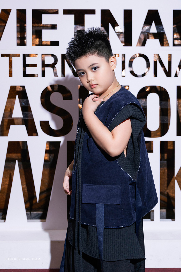 Hoàng Long T-B là học trò xuất sắc của siêu mẫu Xuân Lan.