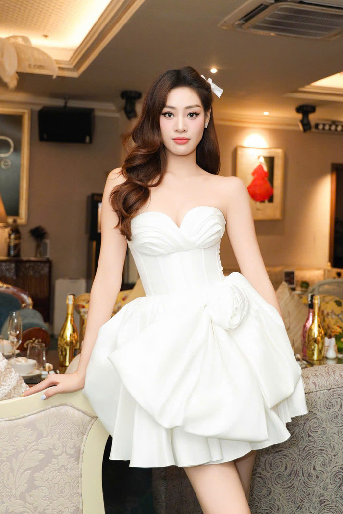 Khánh Vân xinh đẹp trong tiệc độc thân.