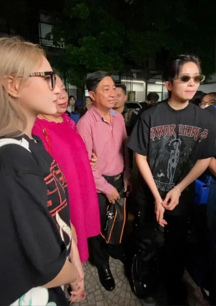 Xoài Non và gia đình Gil Lê.