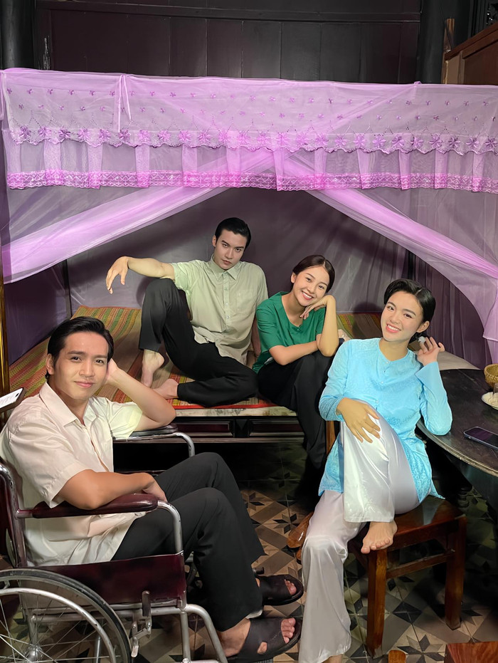 Dàn cast Tham Vọng Giàu Sang tạo dáng nhí nhố ở hậu trường.