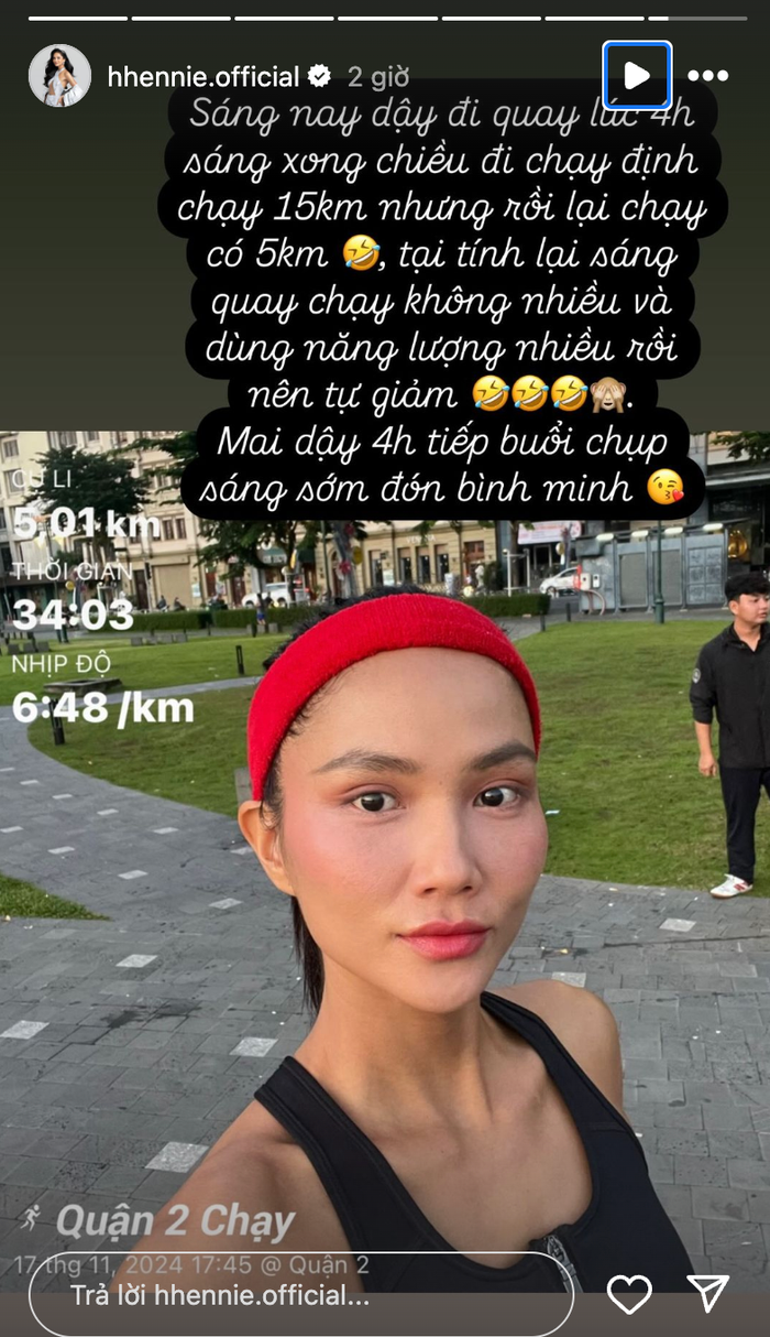 H'Hen Niê tràn đầy năng lượng sau khi chạy bộ. Ảnh: FBNV