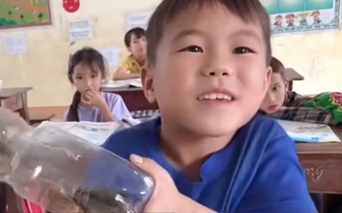 Dễ thương lời chúc của HS vùng cao đến giáo viên dịp 20/11: 'Chúc cô đẹp như củ gừng' Ảnh 2