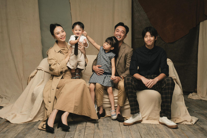 Khung ảnh gia đình hạnh phúc của Cường Đô La và Đàm Thu Trang bên cạnh 3 con khiến nhiều người ngưỡng mộ.