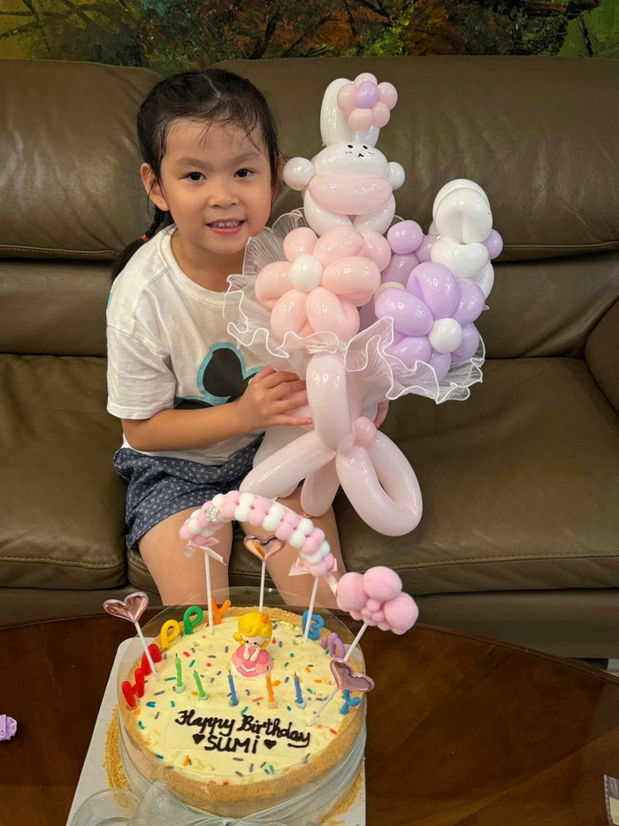 Con gái xinh như búp bê của Phượng Chanel.