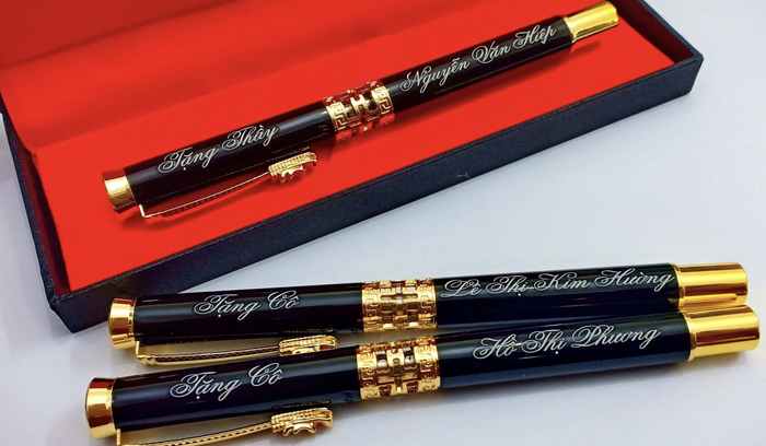 Bút ký luôn là món quà ý nghĩa nhất mà học sinh có thể tặng cho thầy/cô nhân ngày Nhà giáo Việt Nam 20/11.