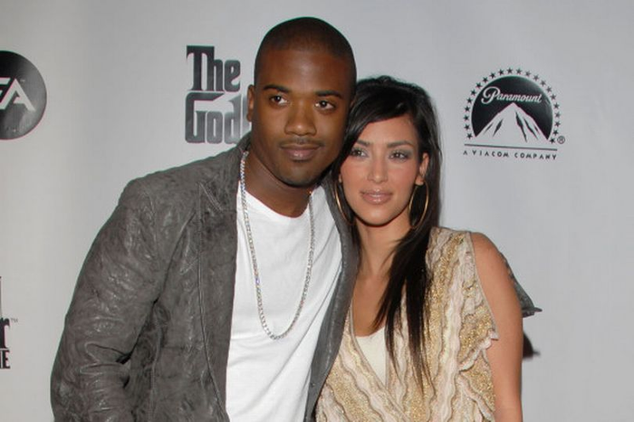 Làm việc cho chị gái của Ray J (là Brandy), Kim đã bắt đầu hẹn hò với nam ca sĩ này ngay sau khi chia tay Damon. Dù mối tình chỉ kéo dài một năm, nhưng đoạn băng sex bị phát tán vào năm 2007 đã khiến cả hai trở thành tâm điểm của giới truyền thông. Kim Kardashian đã kiện công ty phát hành đoạn băng, nhưng scandal này cũng giúp cô bước lên con đường nổi tiếng.