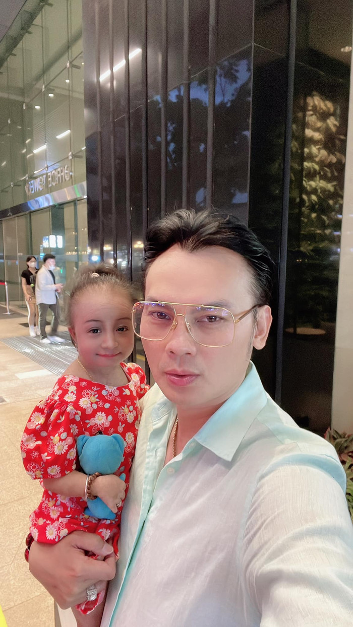 NSƯT Kim Tiểu Long thông báo con gái nuôi vừa qua đời.