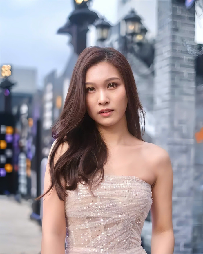 Mạch Thi Tình đã từ chối lời mời gạ gẫm của người đàn ông này.