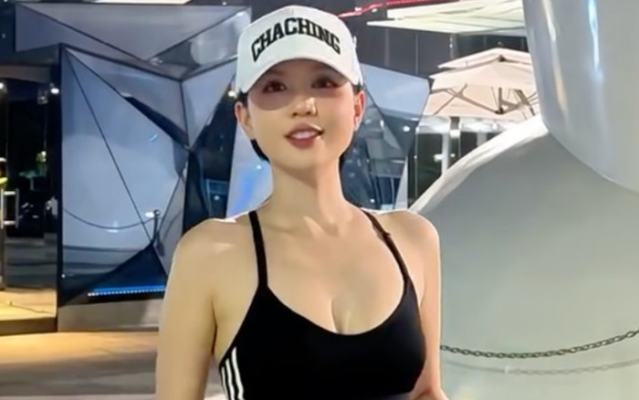 Ngọc Trinh khoe vẻ ngoài căng tràn khi diện đồ ngắn cũn Ảnh 2