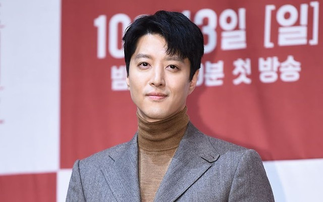 Lee Dong Gun không ngại công khai chuyện tình cảm. (Ảnh Kbizoom)