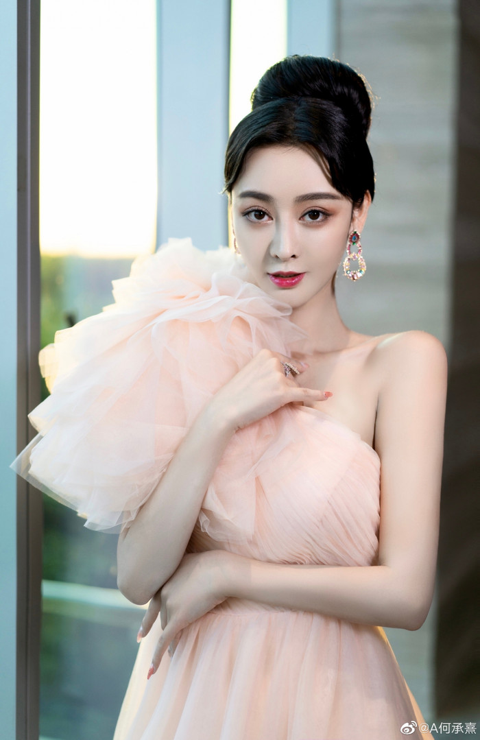 Để được như Phạm Băng Băng, Hà Thừa Hy đã mất 8 năm và 28 tỷ.