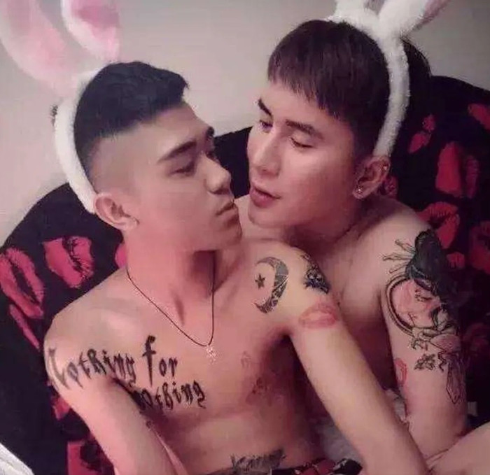 Nhưng hạnh phúc chưa được bao lâu thì chồng cô đã ngoại tình.