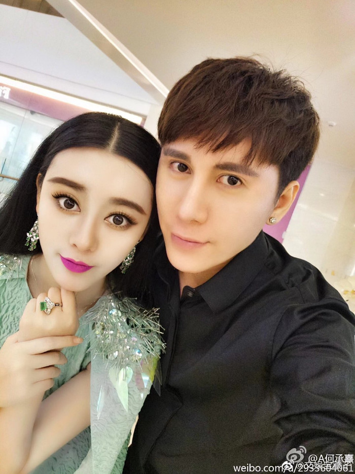 Hà Thừa Hy kết hôn luôn với bác sĩ đã làm phẫu thuật cho cô.