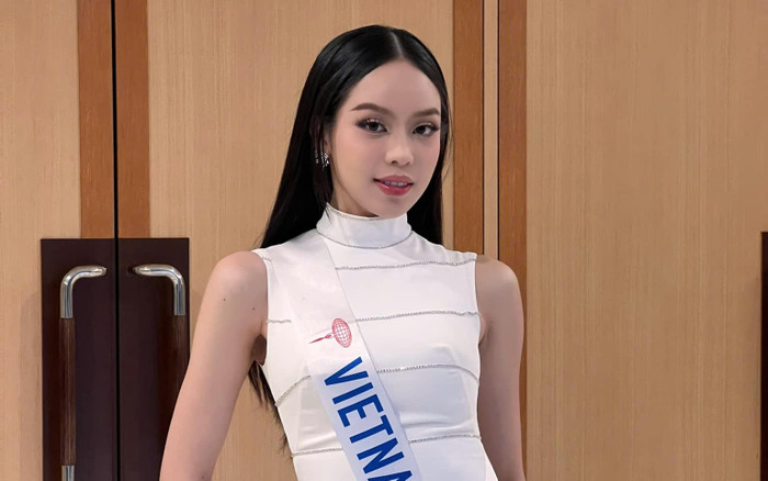 Hơn nửa triệu người xem clip Hoa hậu Thanh Thuỷ ăn vội món này khi vừa về nước Ảnh 2