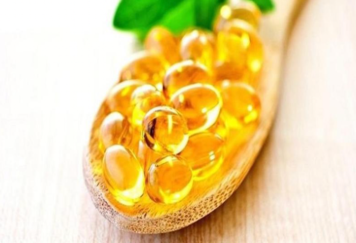 Nước vo gạo kết hợp cùng vitamin E giúp điều trị thâm hiệu quả.