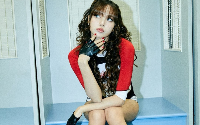 Hàng triệu người xem Lisa (Blackpink) tạo dáng đầy 'bốc lửa' Ảnh 2