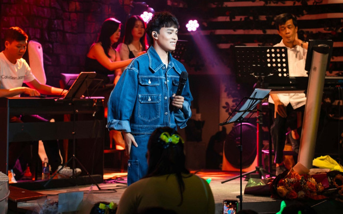 Hồ Văn Cường hát ca khúc nổi tiếng gắn liền với Cẩm Ly, tác giả tuyên bố một câu Ảnh 2