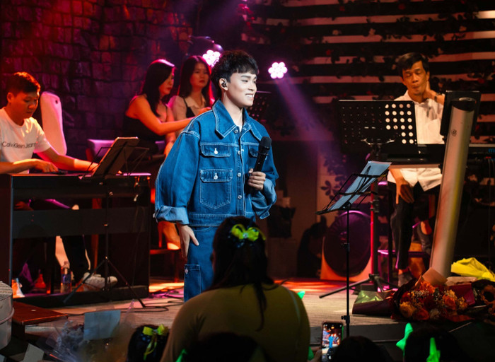 Hồ Văn Cường hát ca khúc nổi tiếng gắn liền với Cẩm Ly, tác giả tuyên bố một câu Ảnh 1