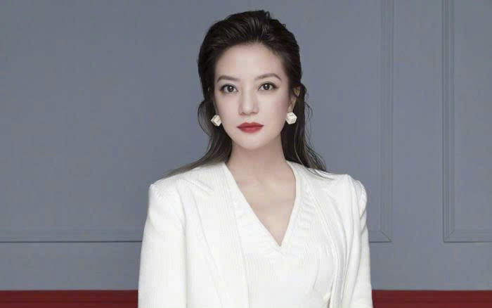 Trước khi bị 'phong sát', Triệu Vy vốn là nữ hoa đán nổi tiếng của làng giải trí Hoa ngữ. Ảnh: Sohu