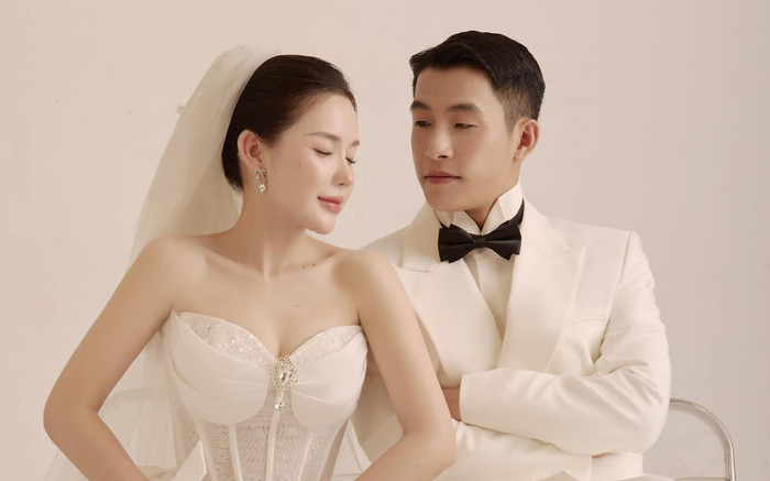 Dùng nhạc chia tay trong ngày cưới, vợ diễn viên phim Độc Đạo bị chỉ trích Ảnh 2