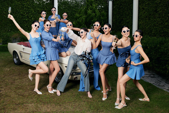 Khánh Vân hạnh phúc vì có hội chị em ở bên cạnh trong khoảng thời gian chuẩn bị cho đám cưới. Ảnh: FBNV