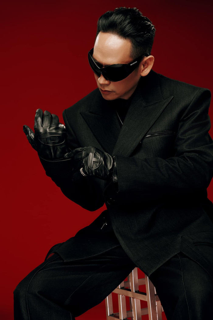 Duy Mạnh không ngần ngại thử sức với những phong cách thời trang khác nhau. Ảnh: FBNV