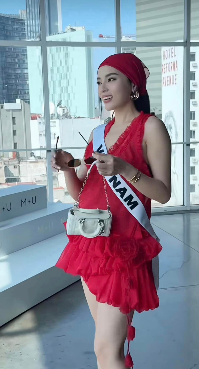 Kỳ Duyên cá tính tại Mexico.