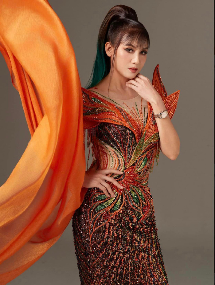 Hiền Mai luôn cố gắng cân bằng giữa công việc và gia đình. 