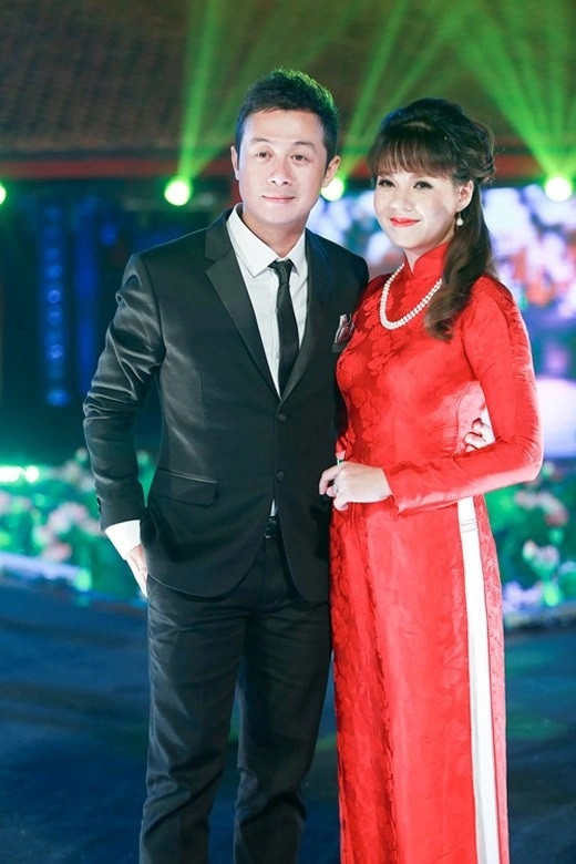 MC Diễm Quỳnh và MC Anh Tuấn kết hợp ăn ý khi dẫn chương trình. Thậm chí, có khán giả hiểu lầm cả hai là vợ chồng nhưng sự thật họ chỉ là đồng nghiệp thân thiết.