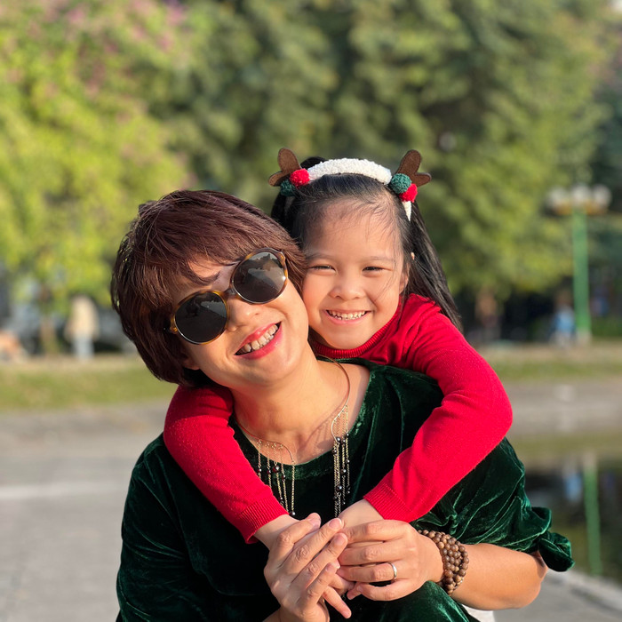 MC Diễm Quỳnh sinh con thứ 2 khi ở tuổi 46.