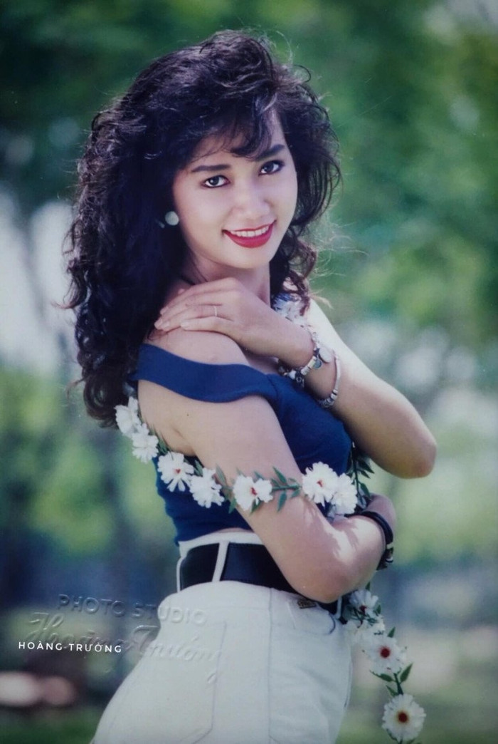 Kim Khánh là một trong những 'nữ hoàng ảnh lịch' đình đám của thập niên 90.